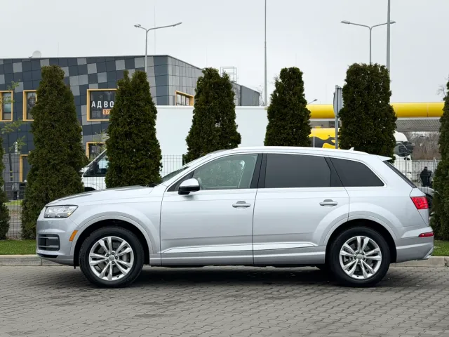 Audi Q7 - фото 5