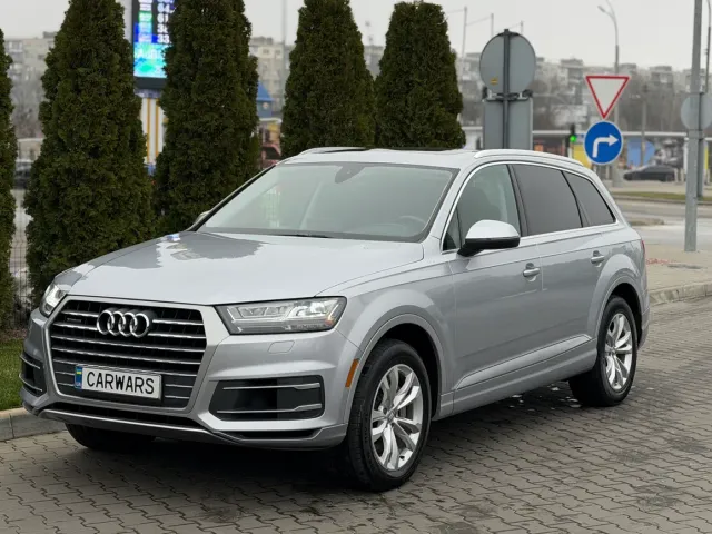 Audi Q7 - фото 1