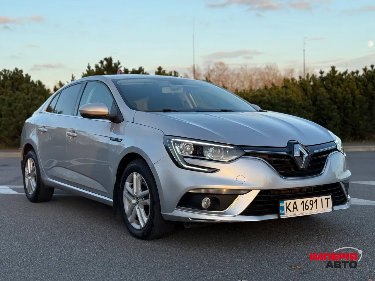 Renault Megane - фото 1
