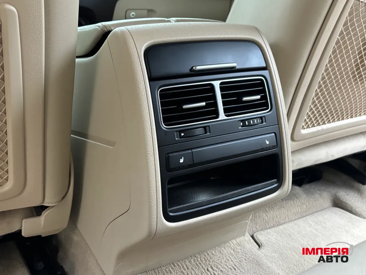 Volkswagen Touareg - фото 19