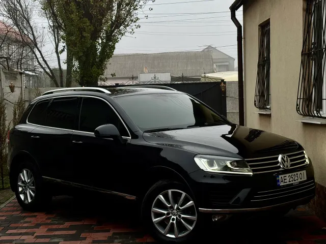 Volkswagen Touareg - фото 1