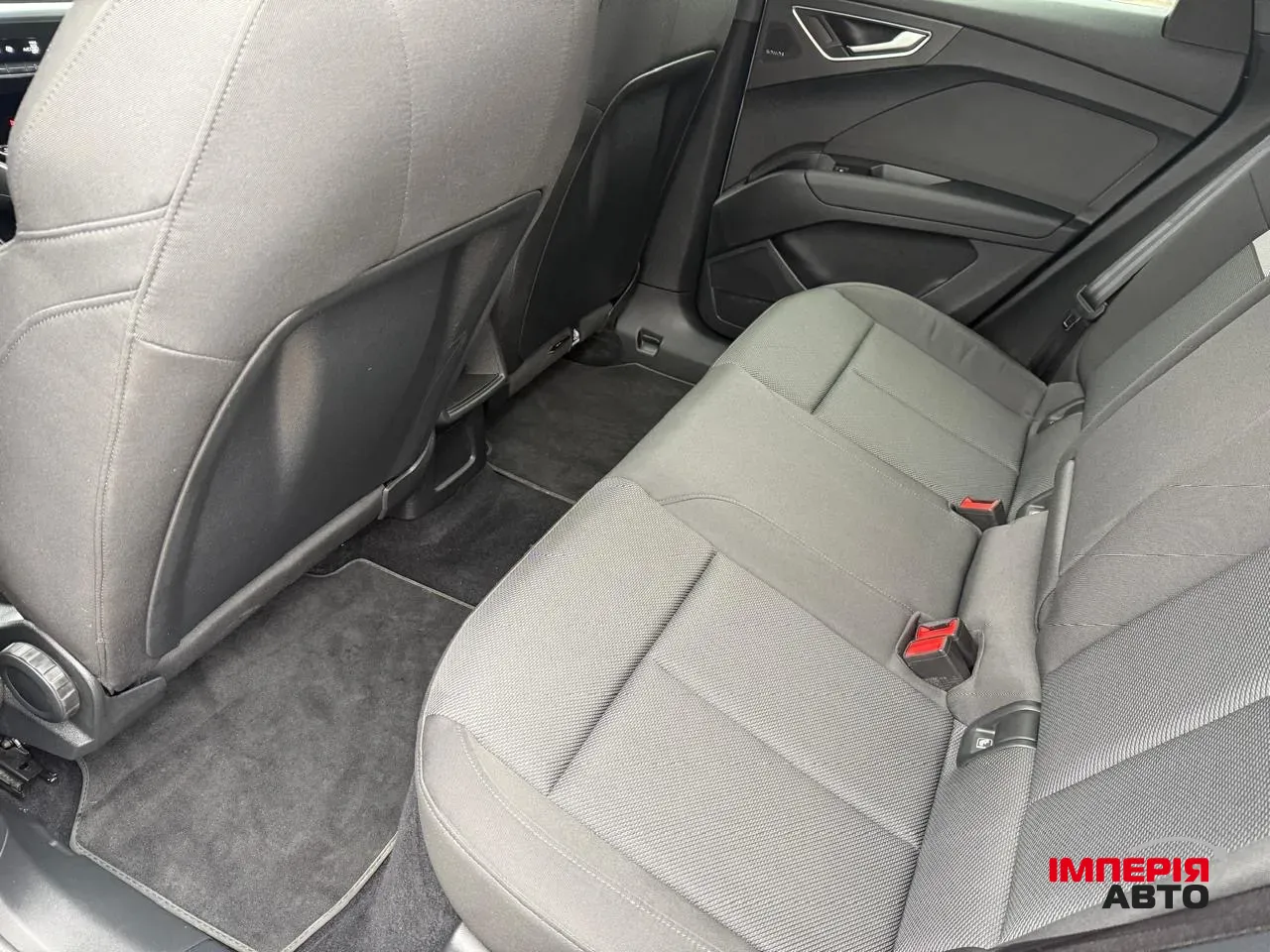 Audi Q4 e-tron - фото 25