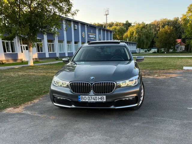 BMW 7 серії - фото 1