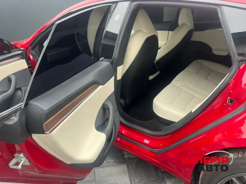 Tesla Model S - фото 9