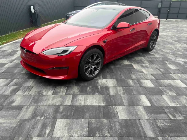 Tesla Model S - фото 2
