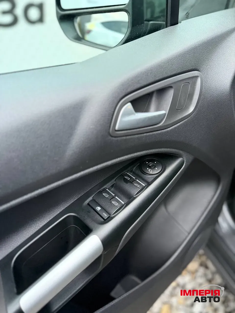 Ford Tourneo Connect - фото 17