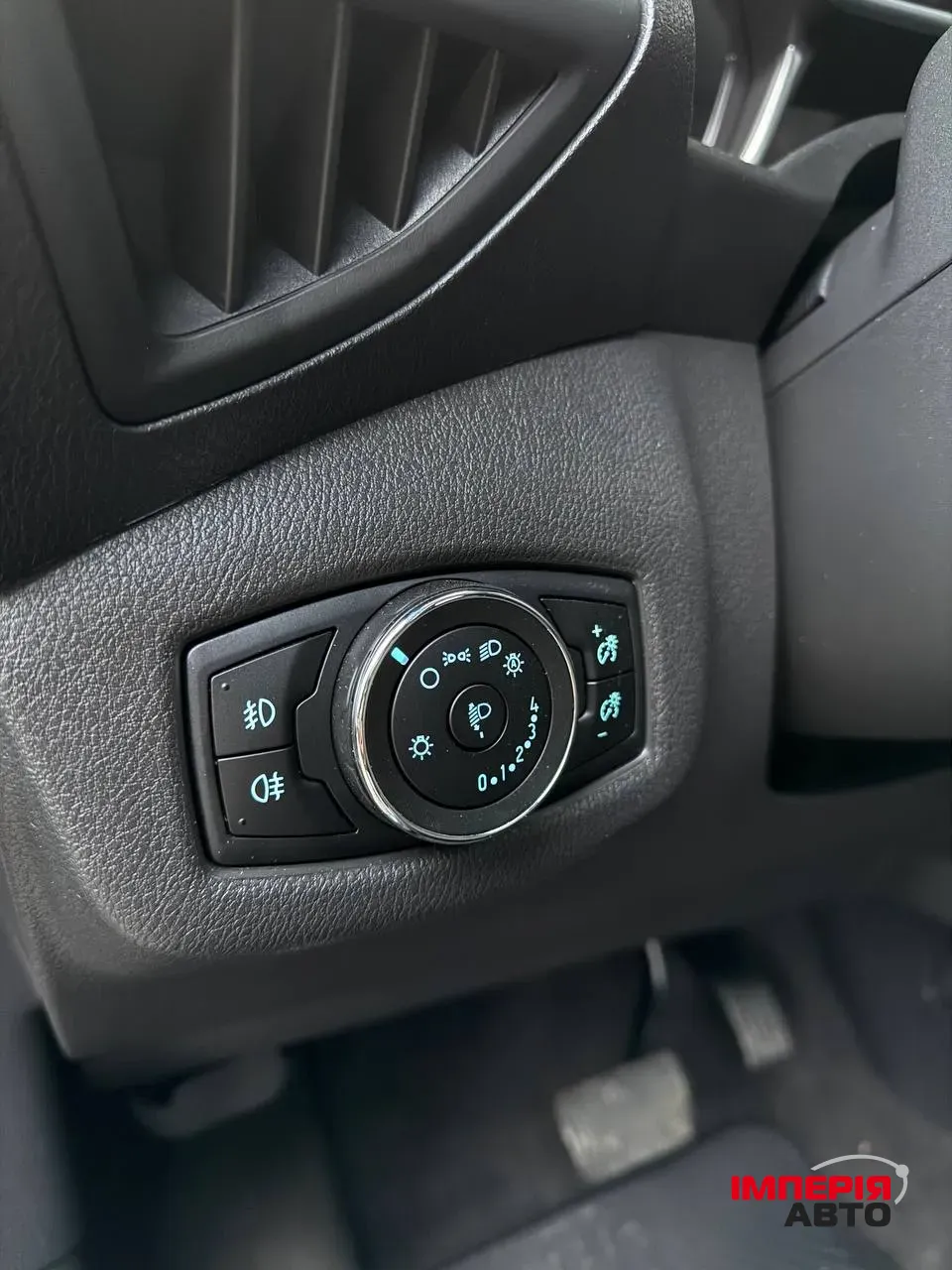 Ford Tourneo Connect - фото 14