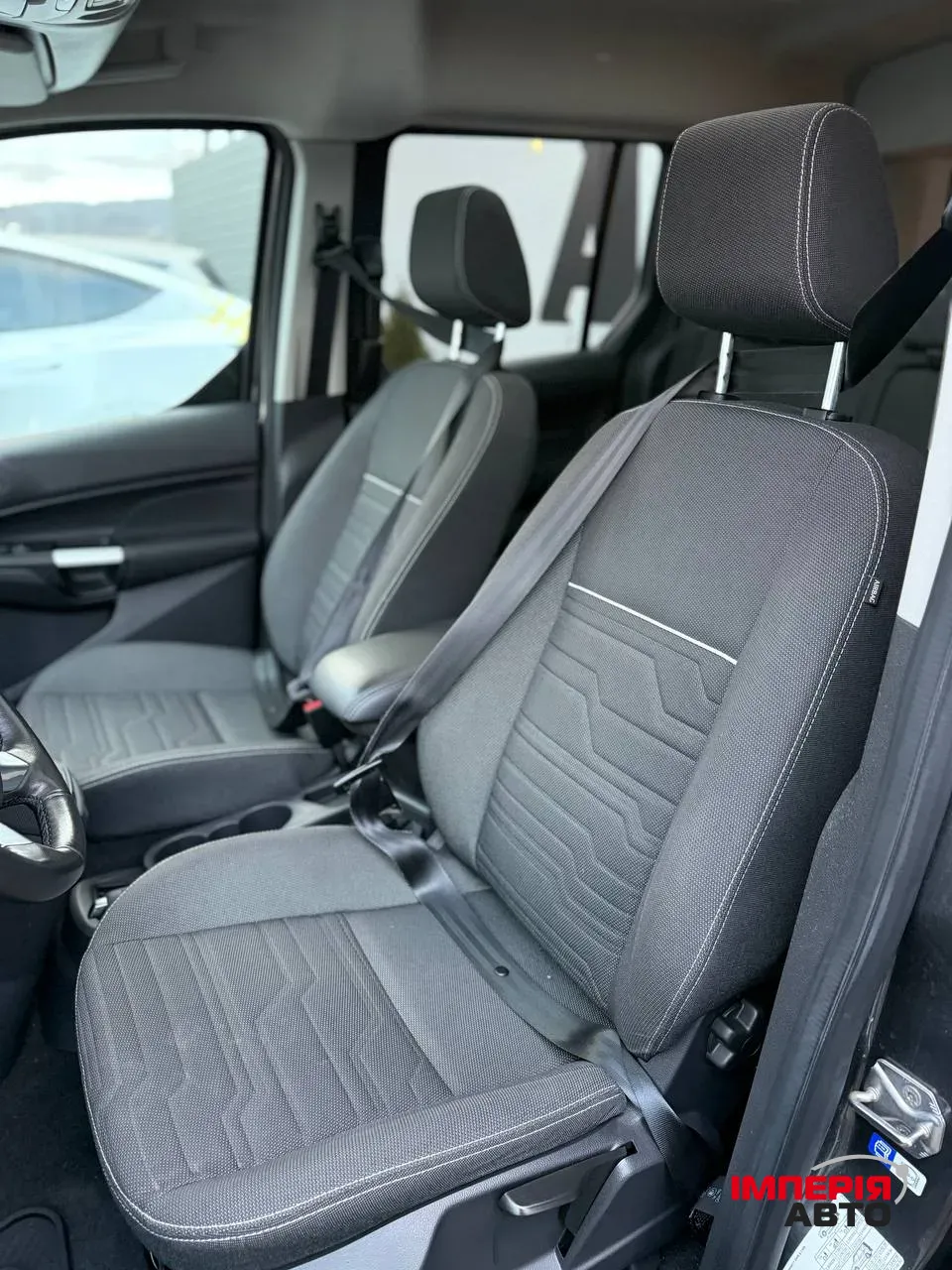 Ford Tourneo Connect - фото 5