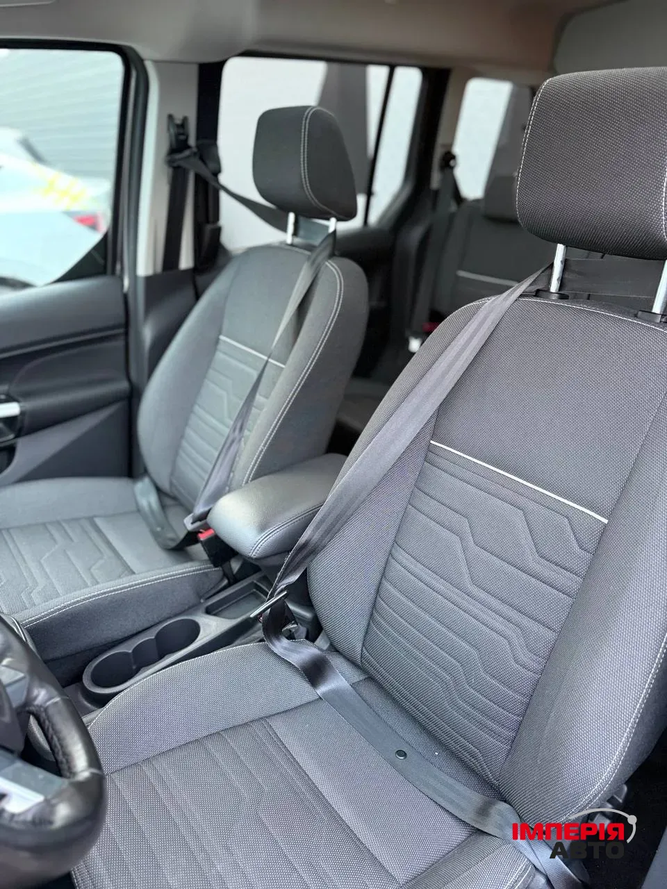 Ford Tourneo Connect - фото 6