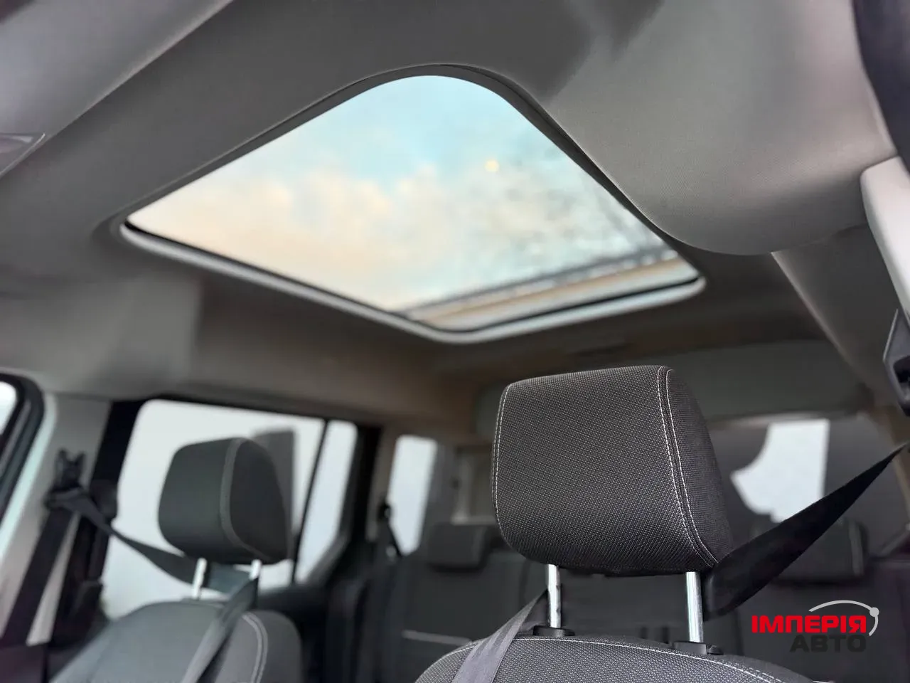 Ford Tourneo Connect - фото 7