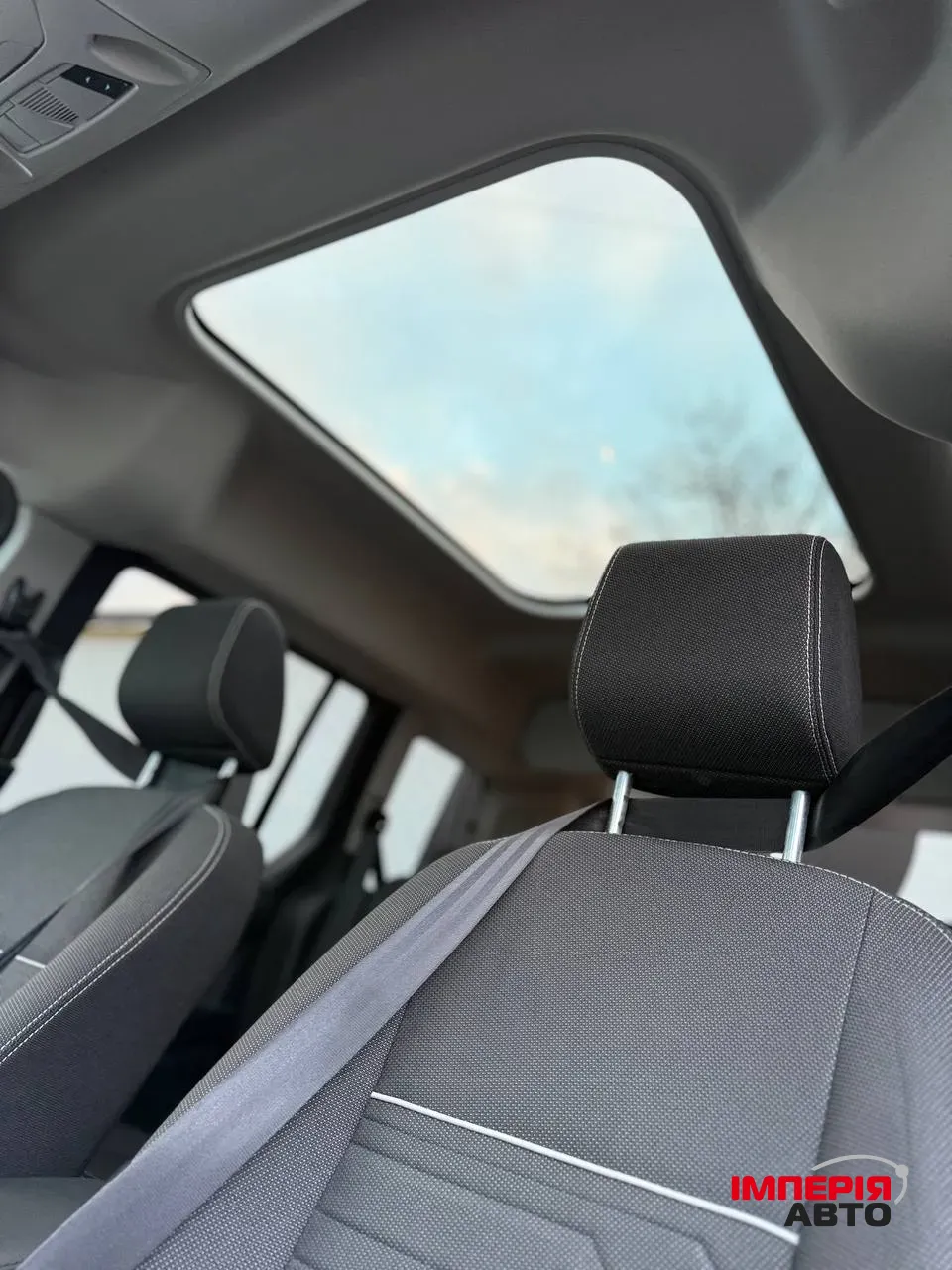 Ford Tourneo Connect - фото 4