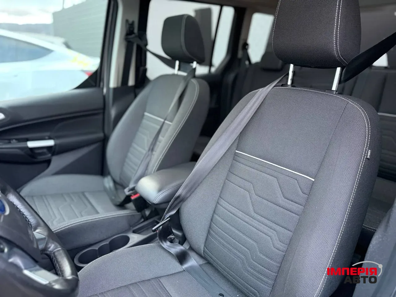 Ford Tourneo Connect - фото 8