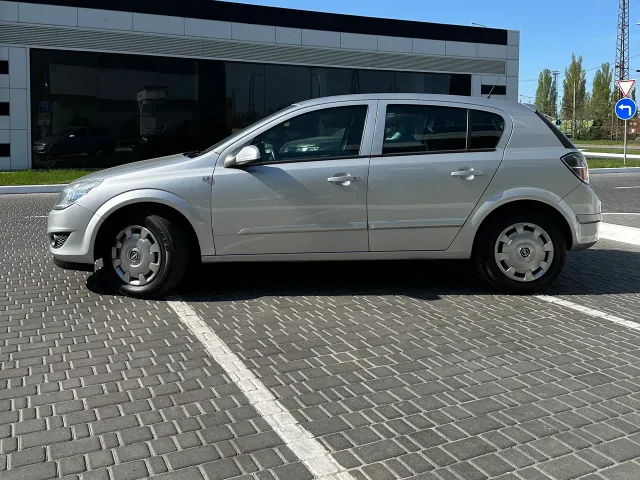 Opel Astra - фото 4