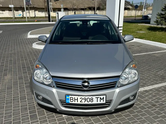 Opel Astra - фото 2