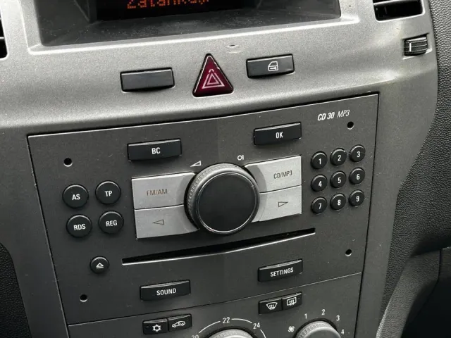 Opel Zafira - фото 5