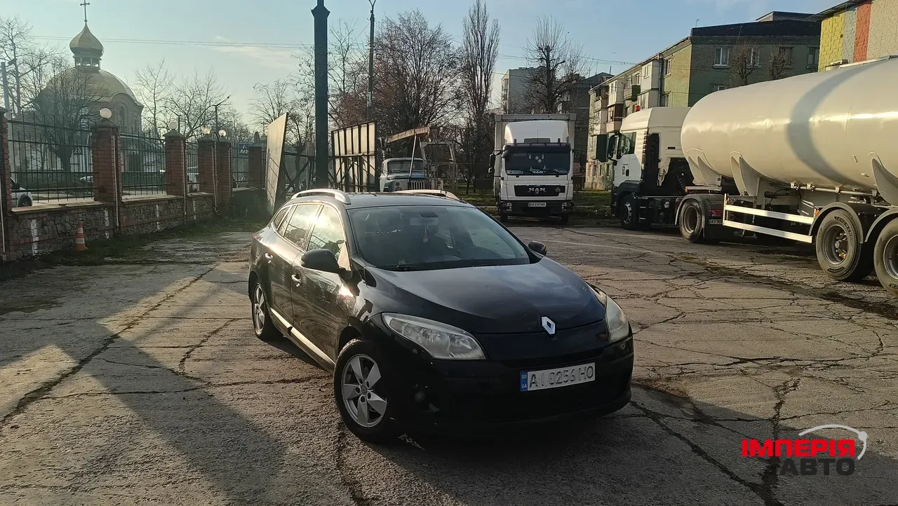 Renault Megane - фото 1