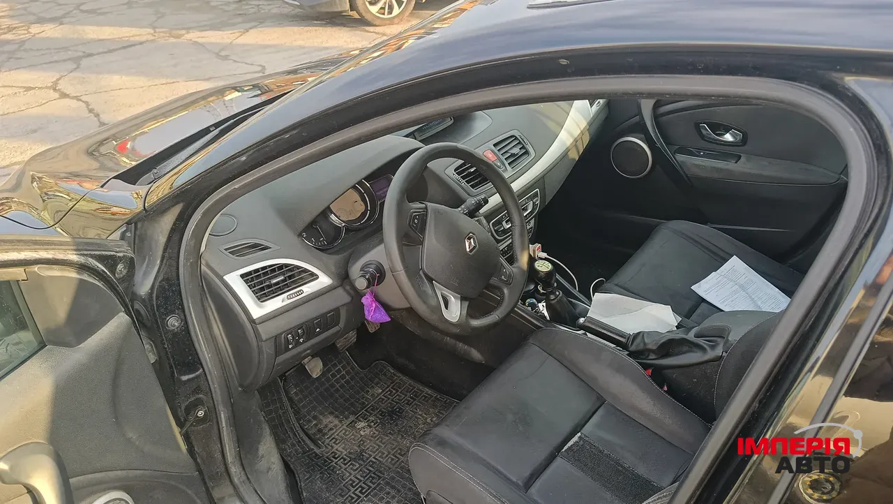 Renault Megane - фото 8