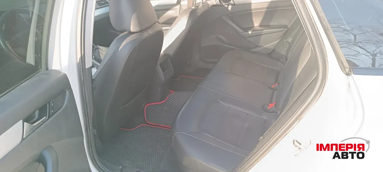 Volkswagen Passat (North America and China) - фото 11