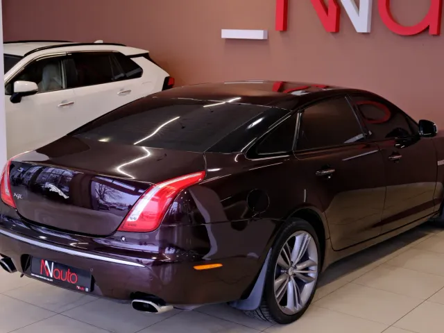 Jaguar XJ - фото 5
