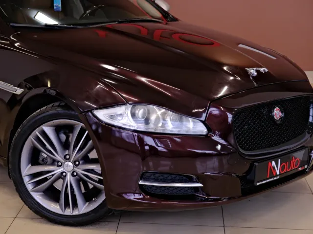 Jaguar XJ - фото 3