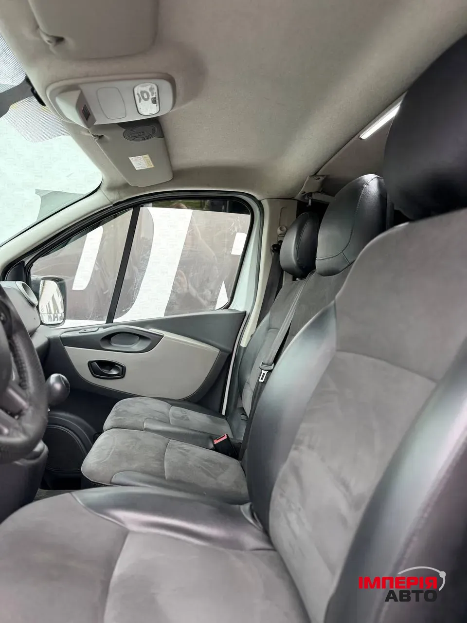 Renault Trafic - фото 8