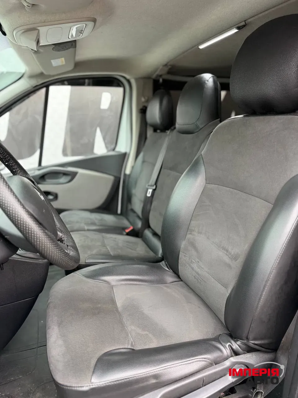 Renault Trafic - фото 9