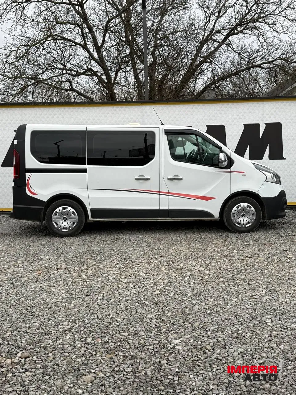 Renault Trafic - фото 10