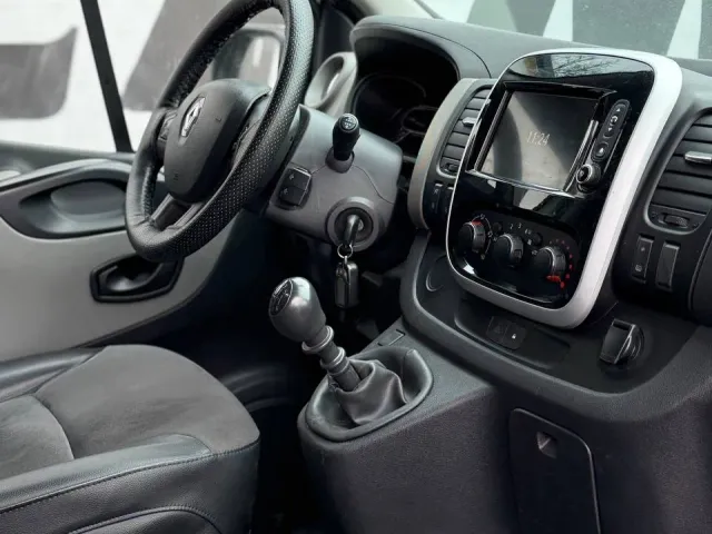 Renault Trafic - фото 3
