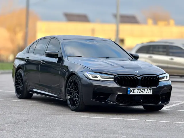 BMW 5 серії - фото 1