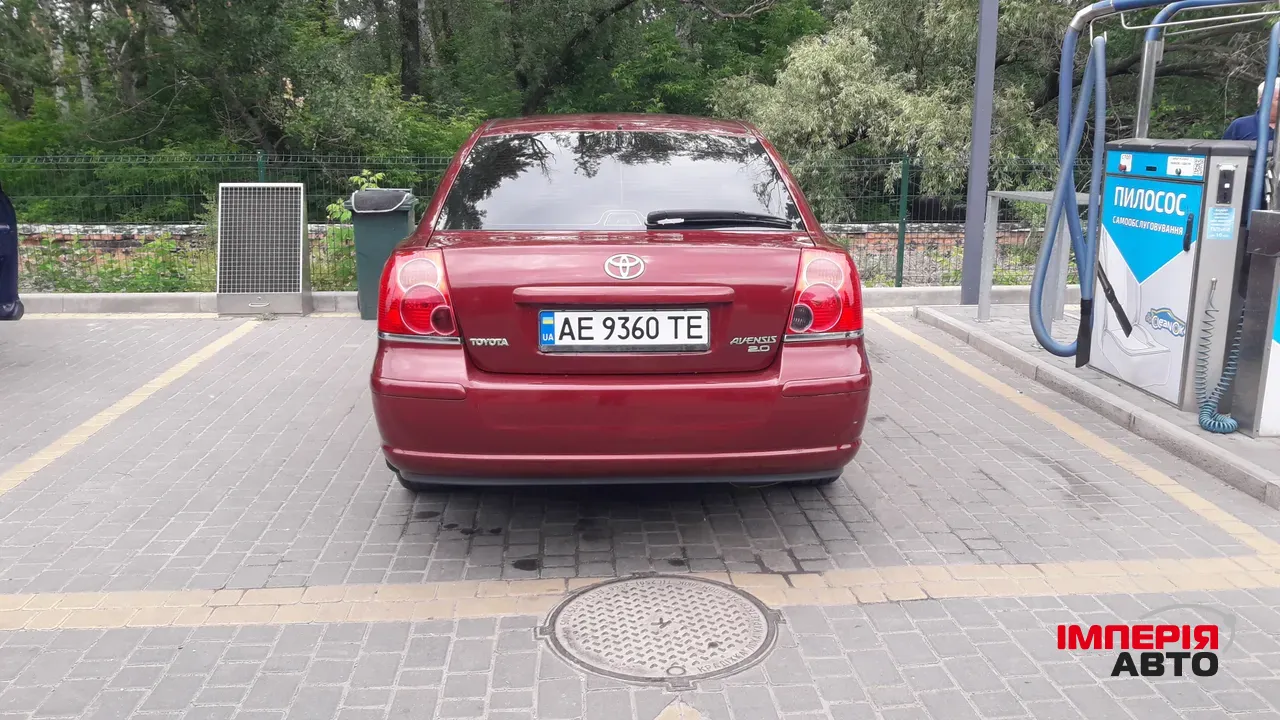 Toyota Avensis - фото 4