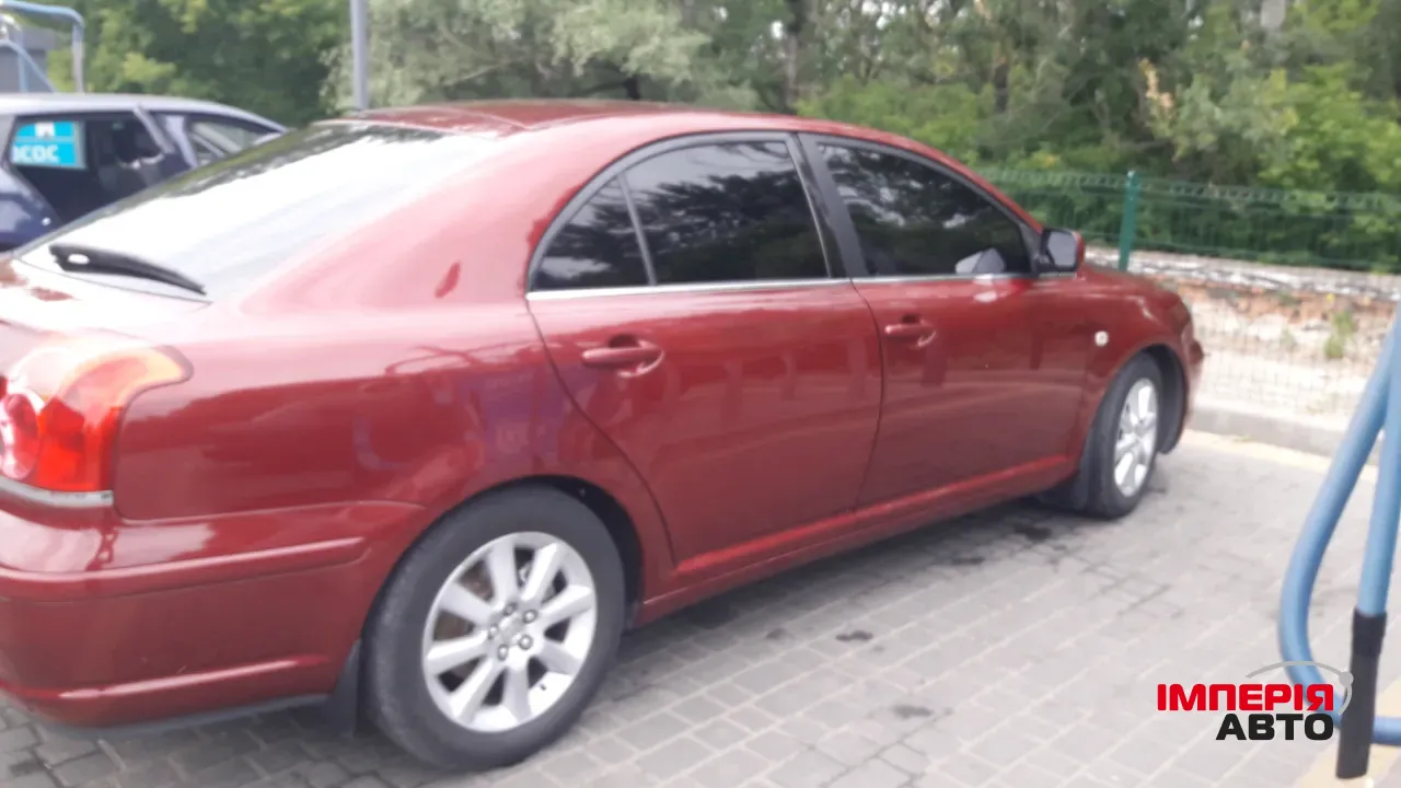 Toyota Avensis - фото 3