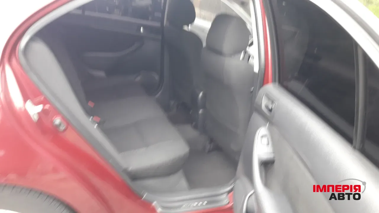Toyota Avensis - фото 8