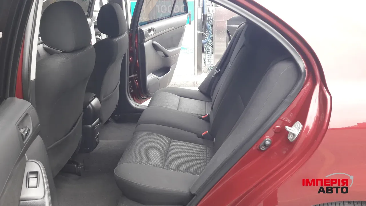 Toyota Avensis - фото 10