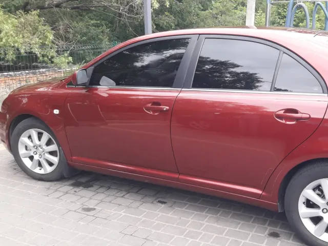 Toyota Avensis - фото 5