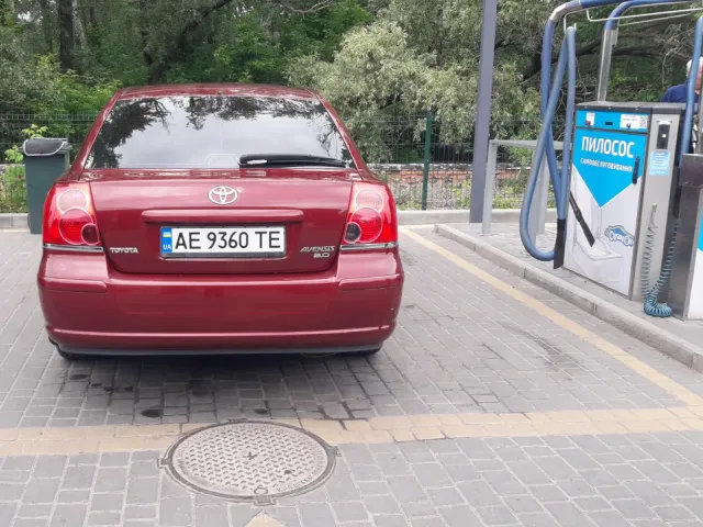 Toyota Avensis - фото 4