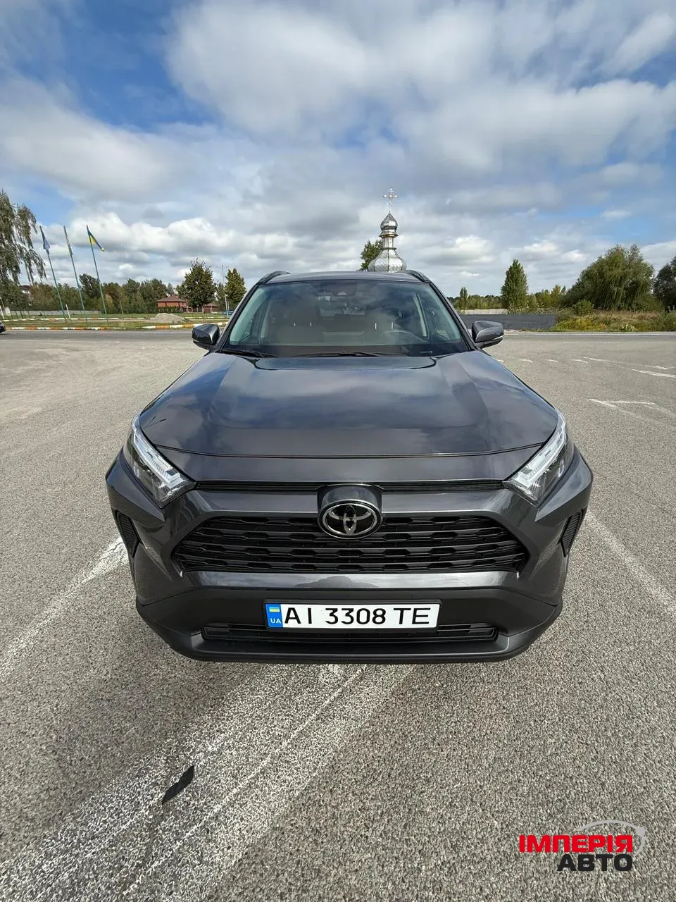 Toyota RAV4 - фото 1