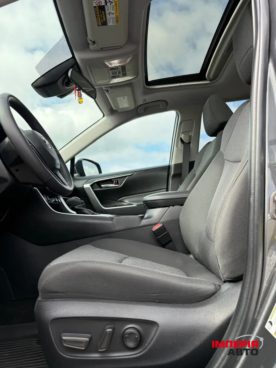 Toyota RAV4 - фото 23