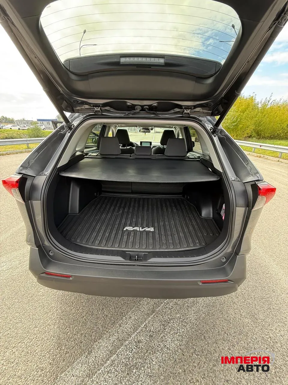 Toyota RAV4 - фото 14