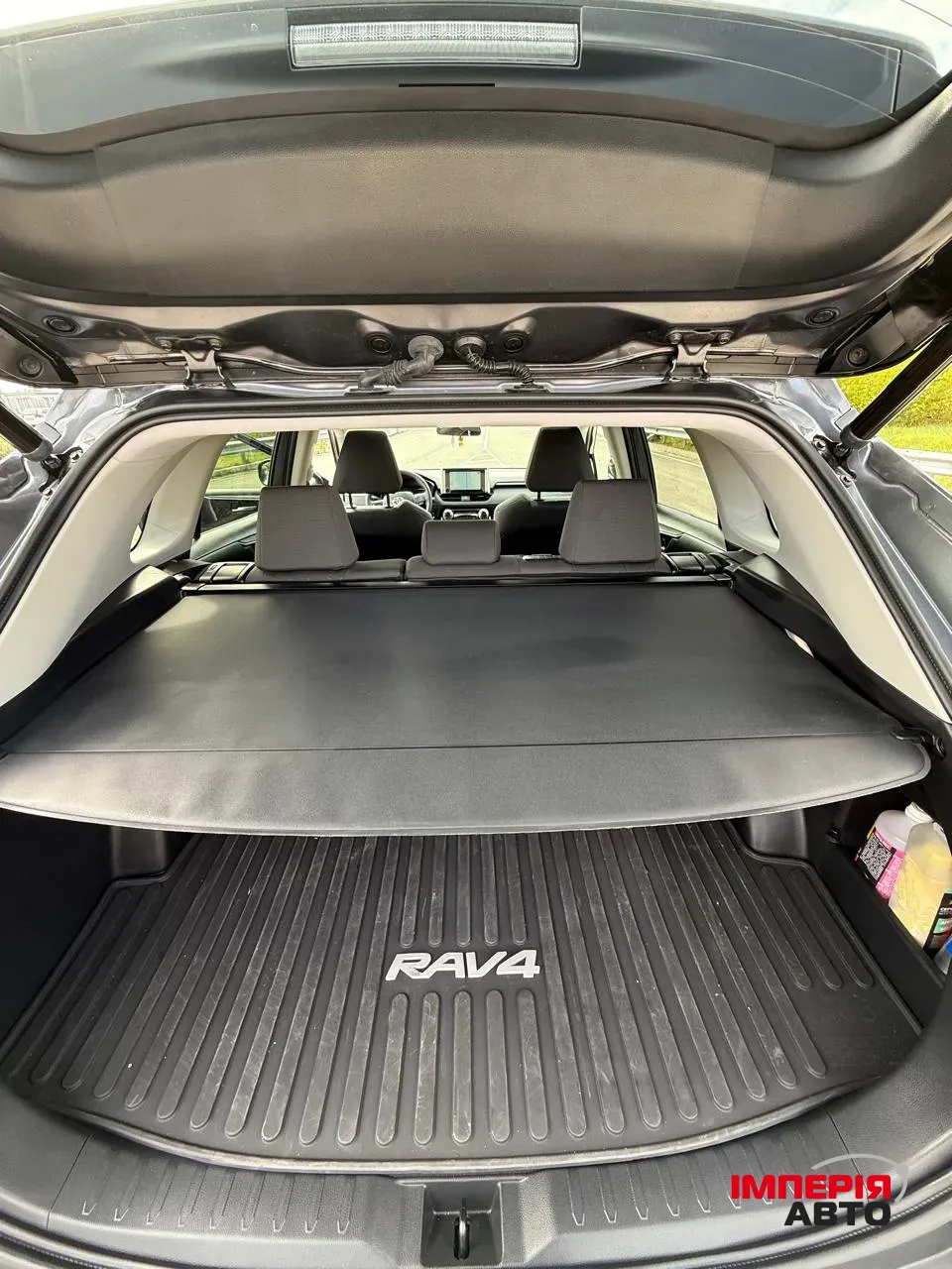 Toyota RAV4 - фото 12