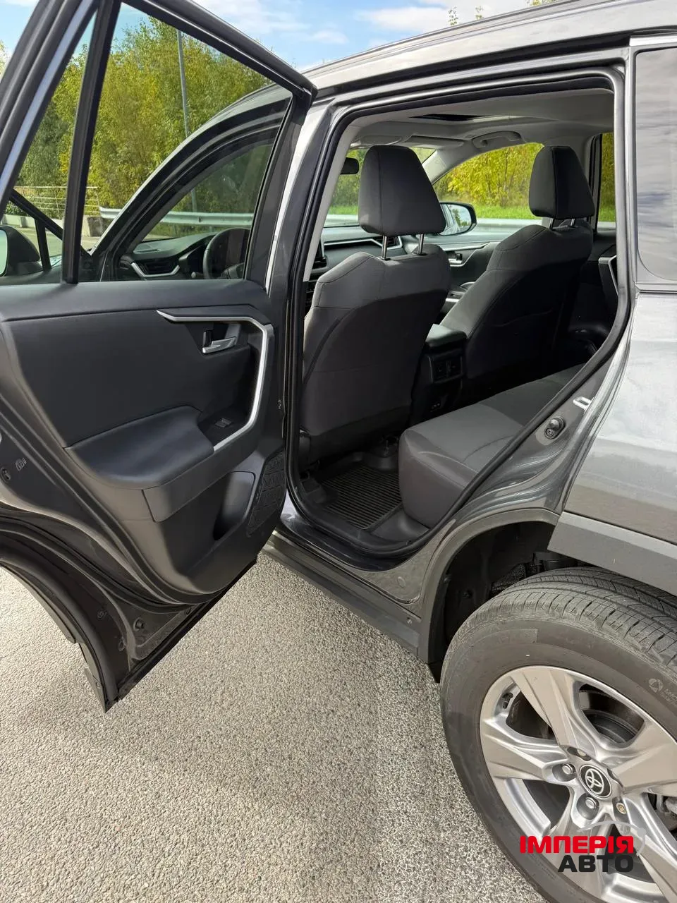 Toyota RAV4 - фото 16