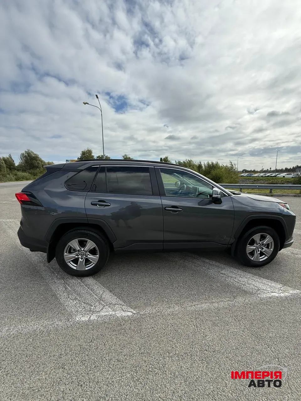 Toyota RAV4 - фото 4