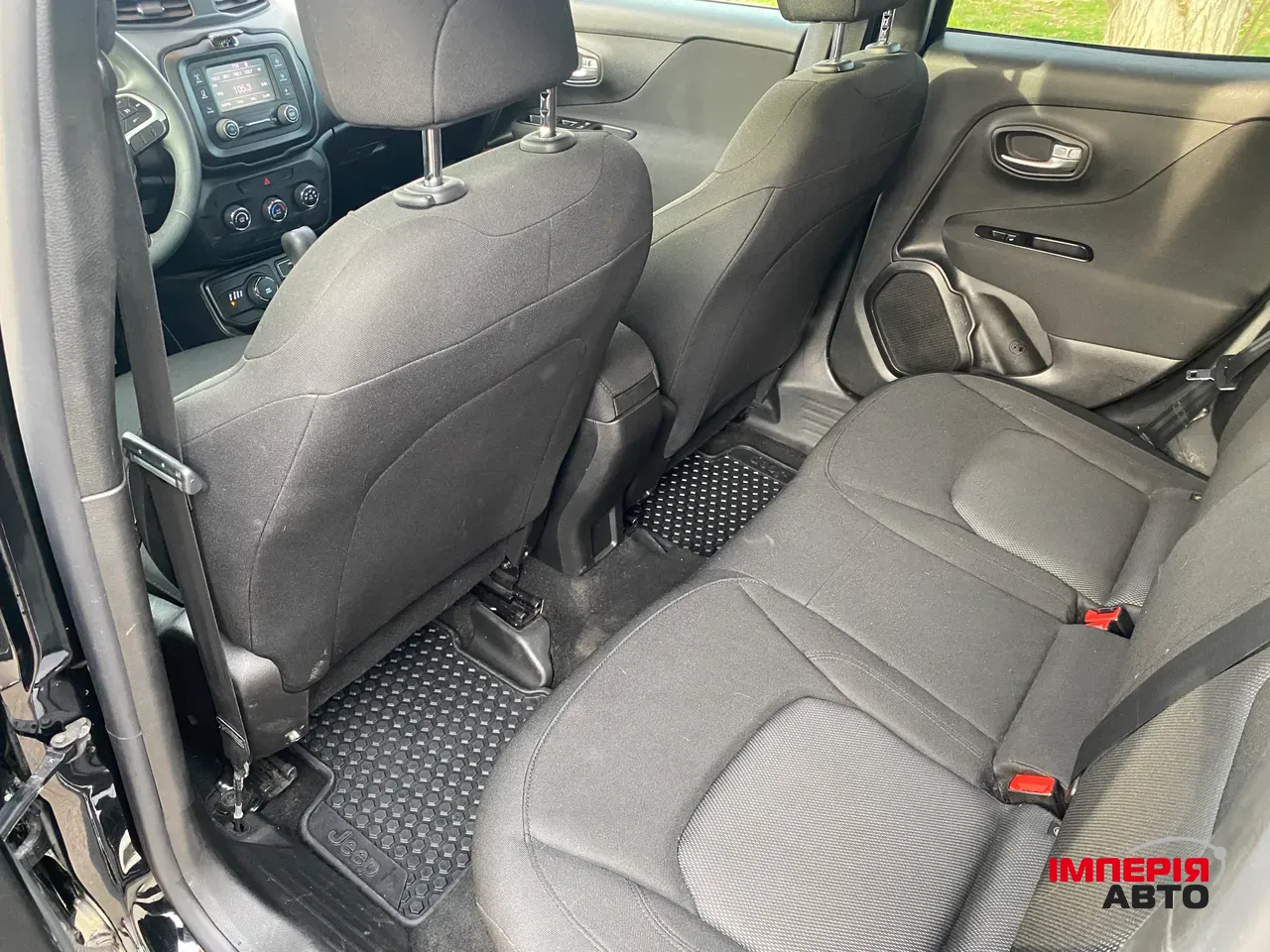 Jeep Renegade - фото 4