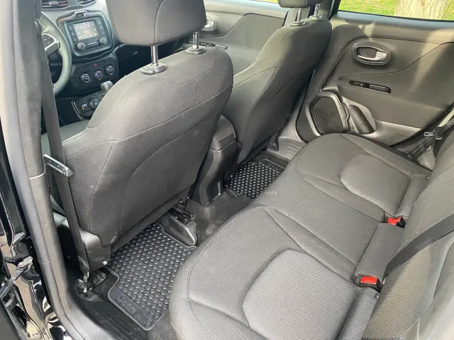 Jeep Renegade - фото 4