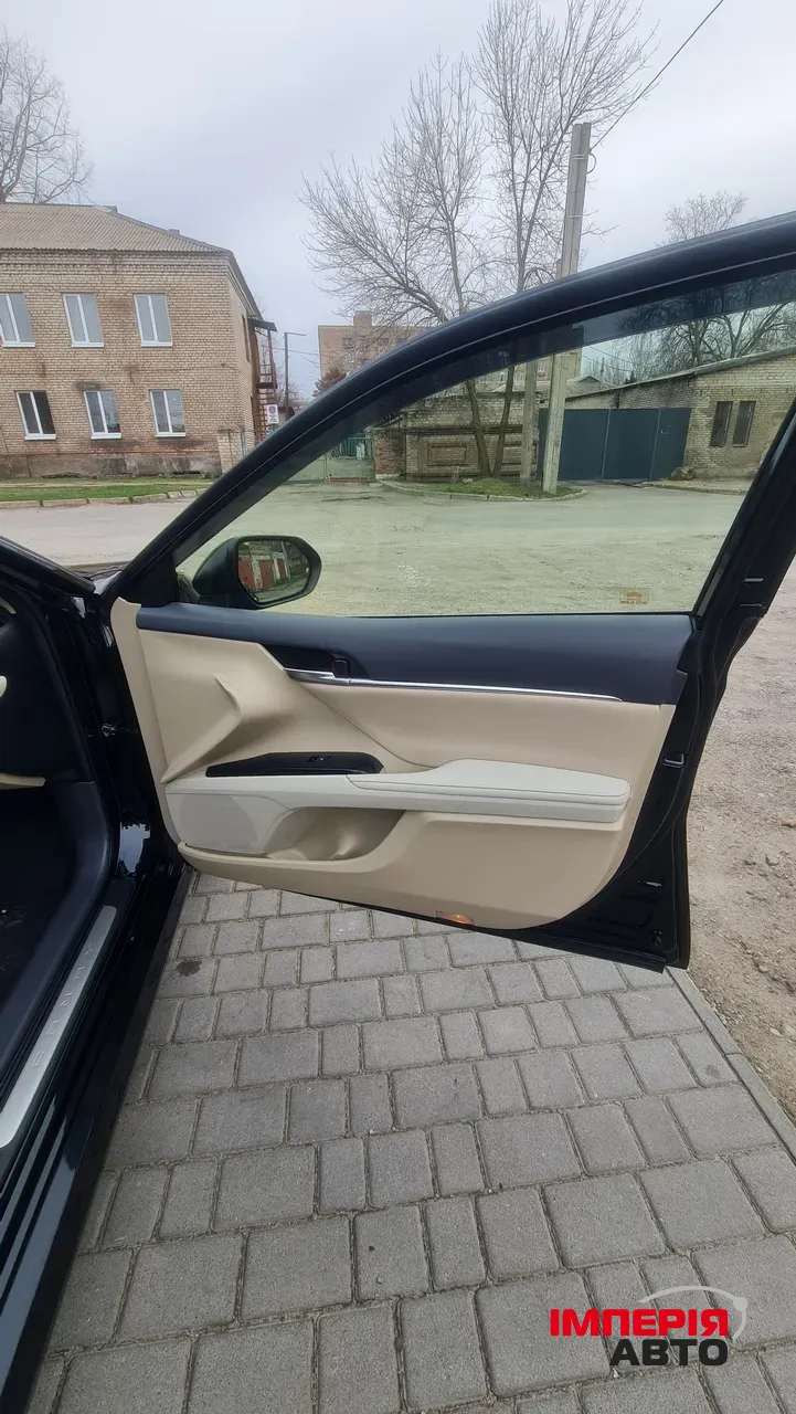 Toyota Camry - фото 10