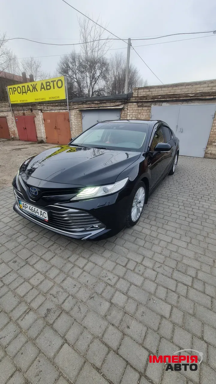 Toyota Camry - фото 2