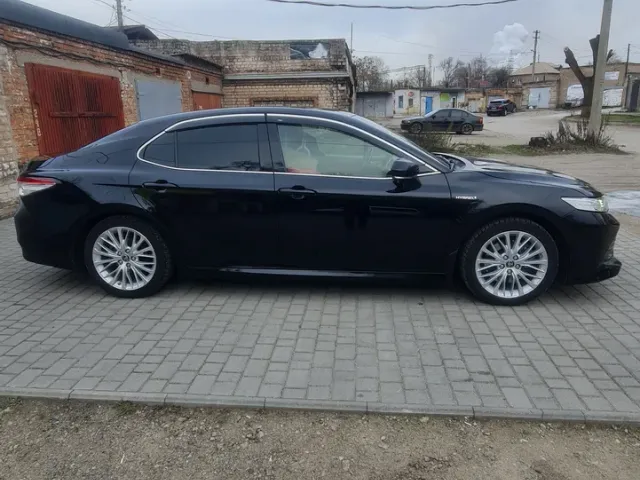 Toyota Camry - фото 4