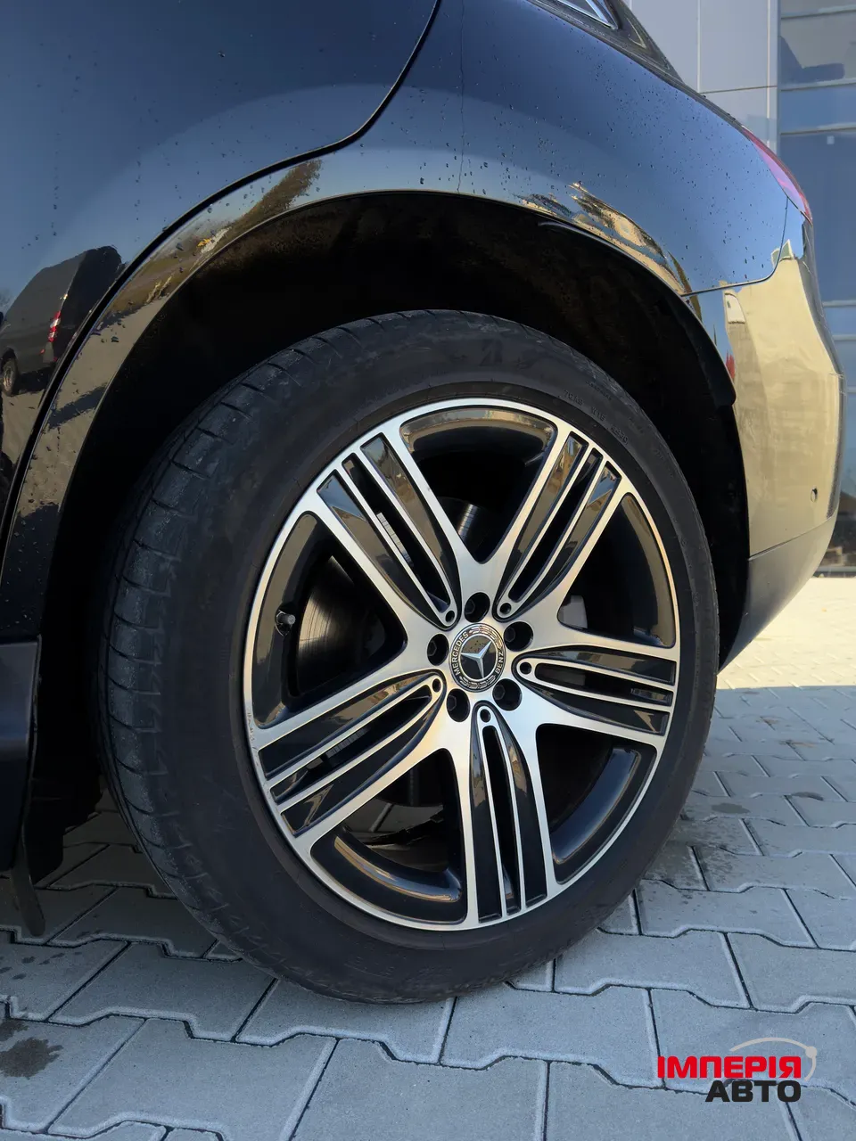 Mercedes-Benz EQC - фото 10