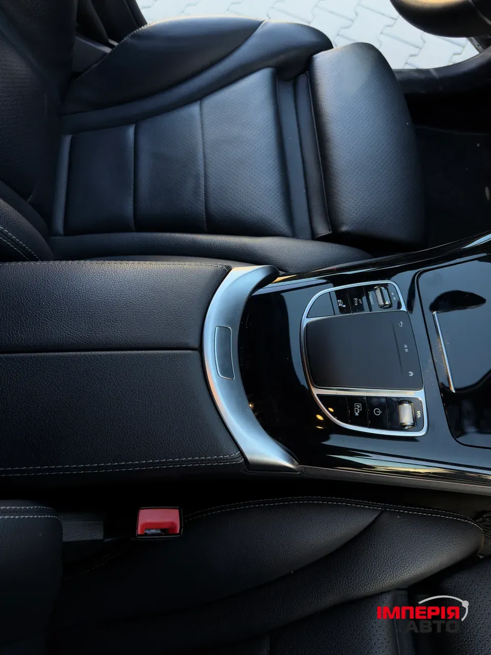 Mercedes-Benz EQC - фото 21