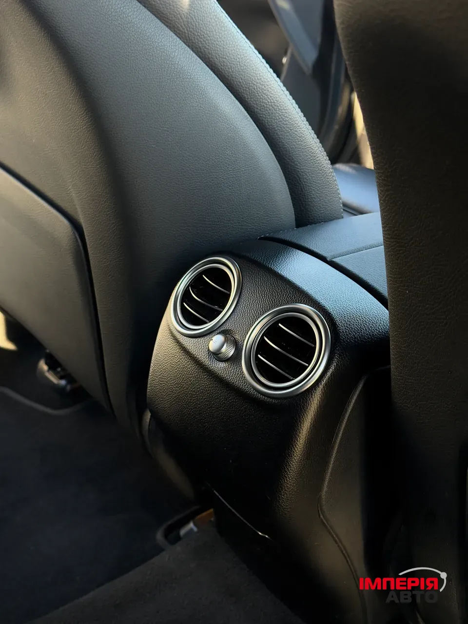 Mercedes-Benz EQC - фото 26