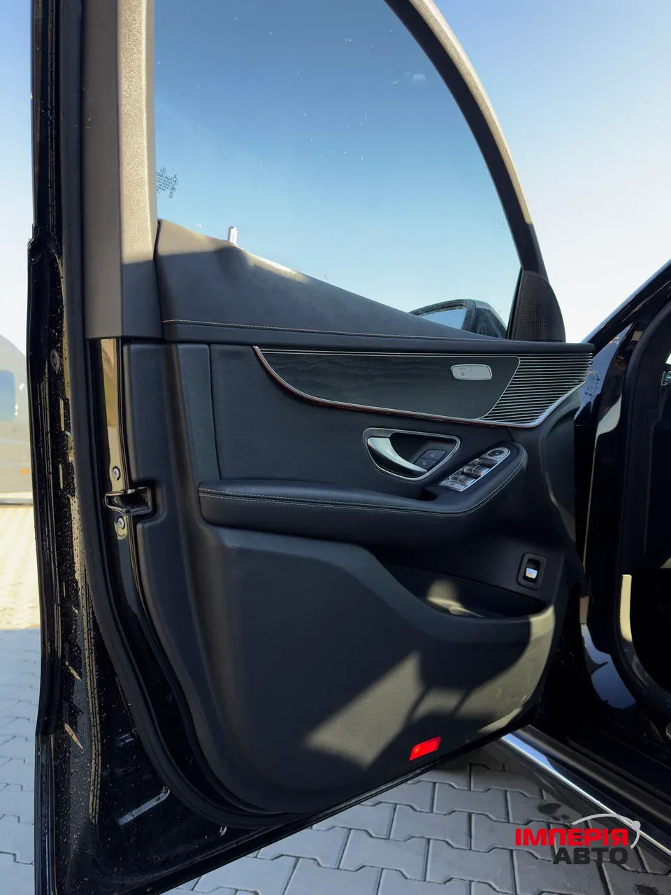 Mercedes-Benz EQC - фото 18